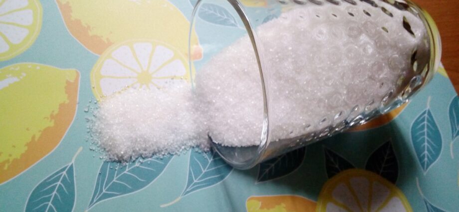 100 g cukru